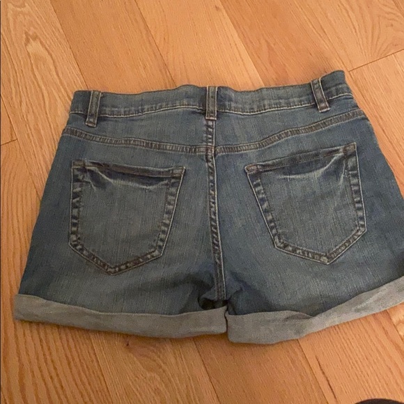 Denim jean shorts - Picture 2 of 3